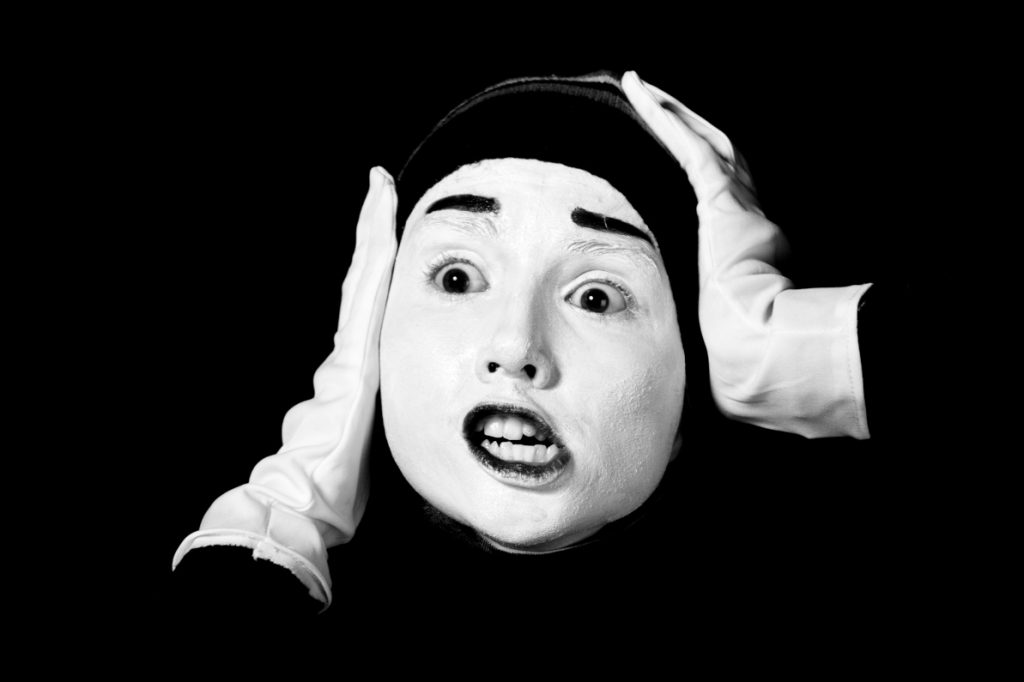 11889502 – street mime. separador-subproyecto